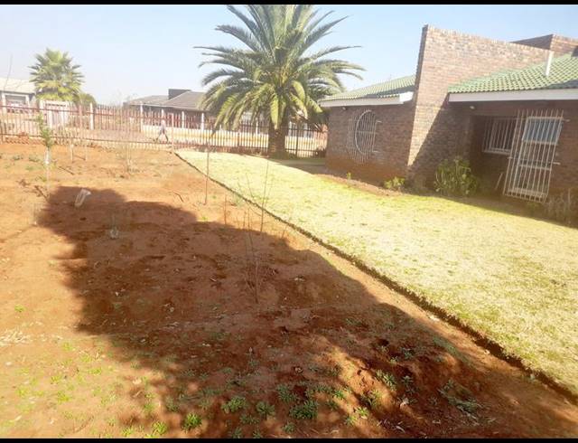 4 BEDROOM HOUSE FOR SALE IN MEYERTON PARK